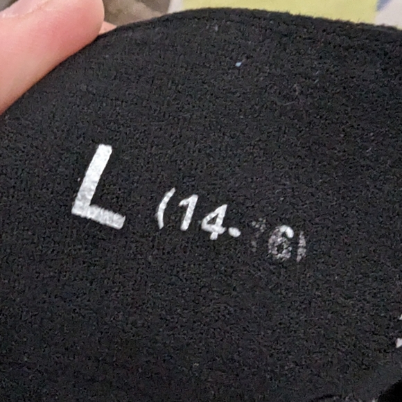 4/$15 - EUC Women's Luxe Denim Jegging with 4 way stretch - Picture 7 of 8